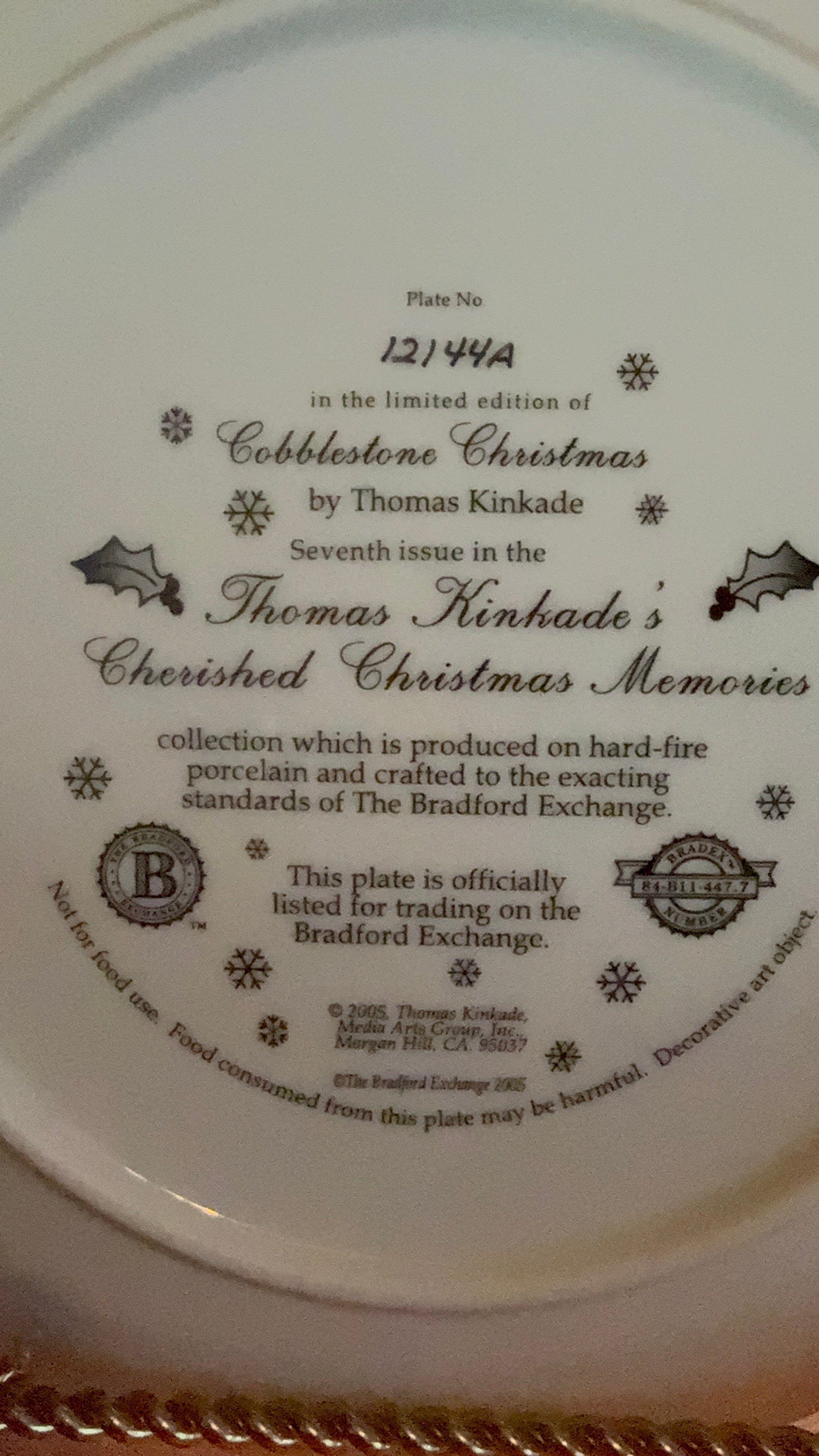 Bradford Exchange Thomas Kinkade - Cobblestone Christmas Limited Plate 2005