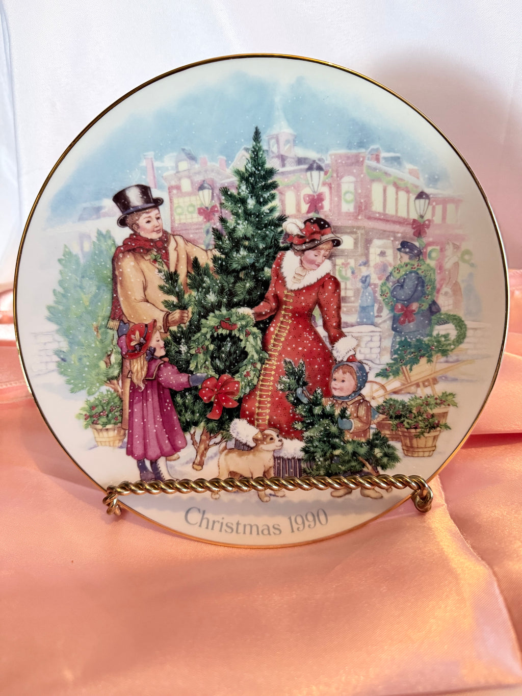 Bringing Christmas Home — 1990 Avon Collector Plate