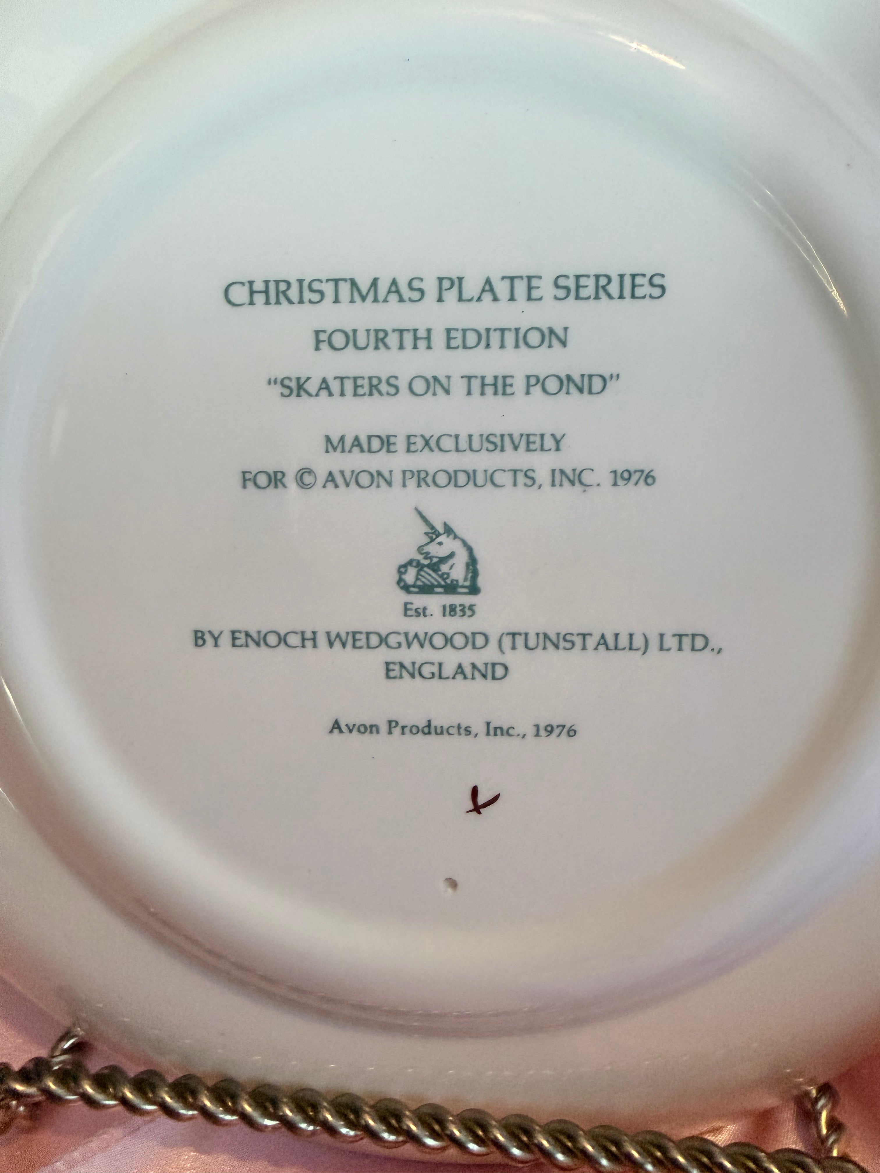 Avon Christmas Plate Series 1975 "Skaters on the Pond" Limited Edition England