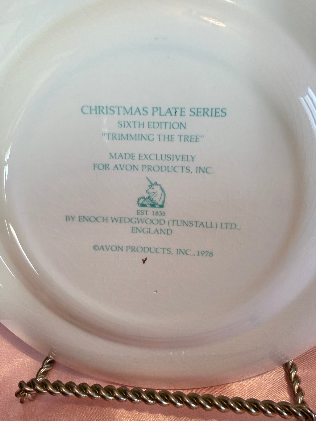 Antique Avon Christmas Plate 1978 "Trimming the Tree" Limited Edition England