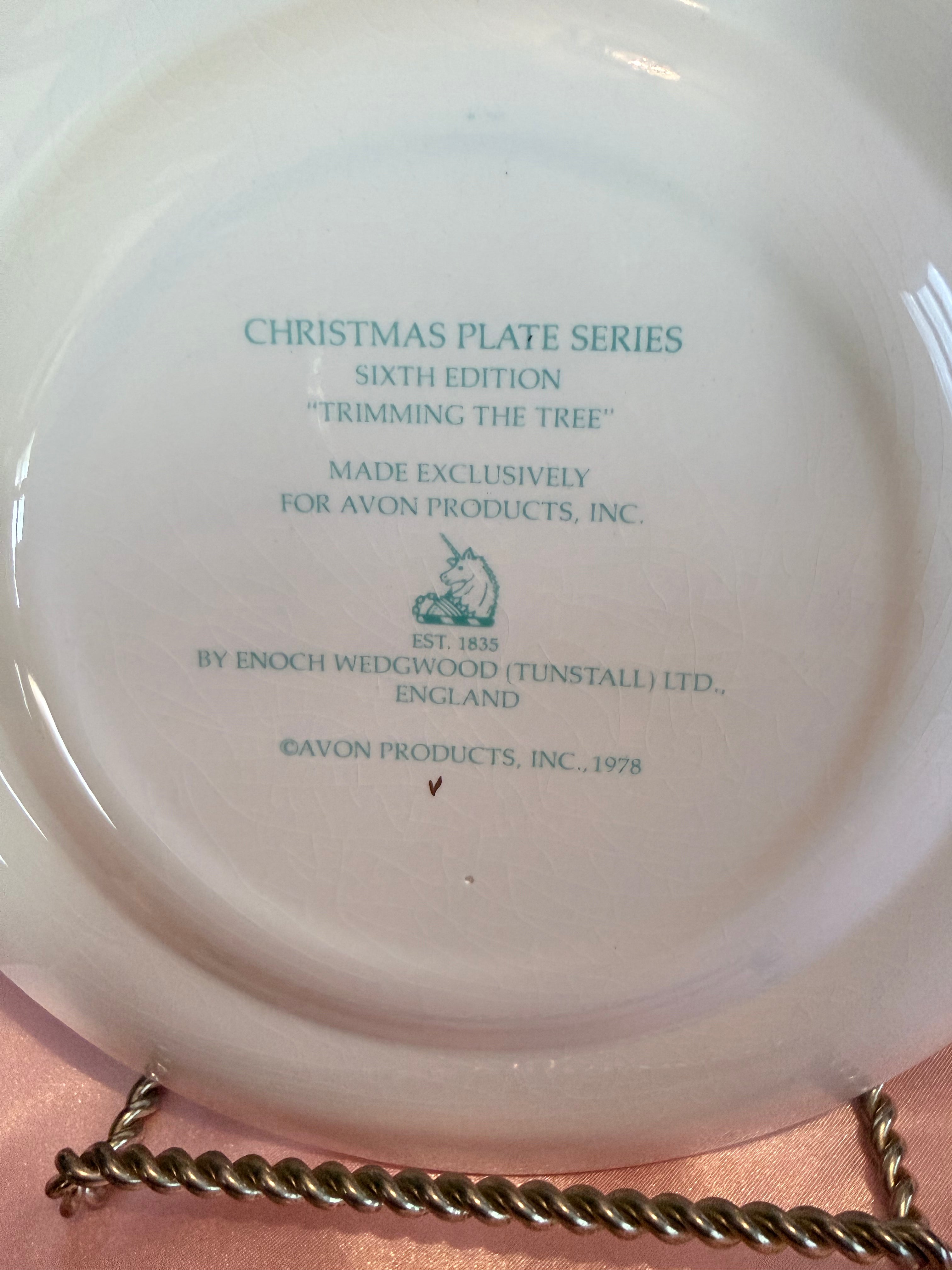 Antique Avon Christmas Plate 1978 "Trimming the Tree" Limited Edition England